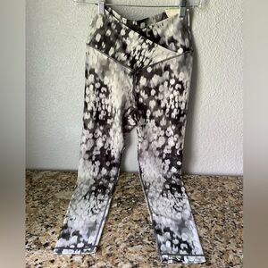 Offline by Aerie High Rise Medium NWT Leggings